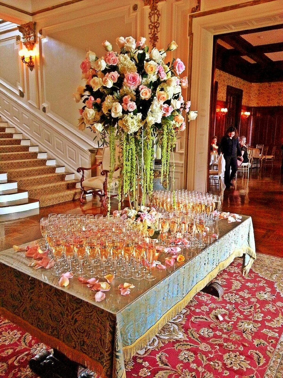 Destination - Italy -Wedding - Planner - Art Of Perfection - Event - Design - Luxury - Blush Flower - Gold Flower - Centerpiece