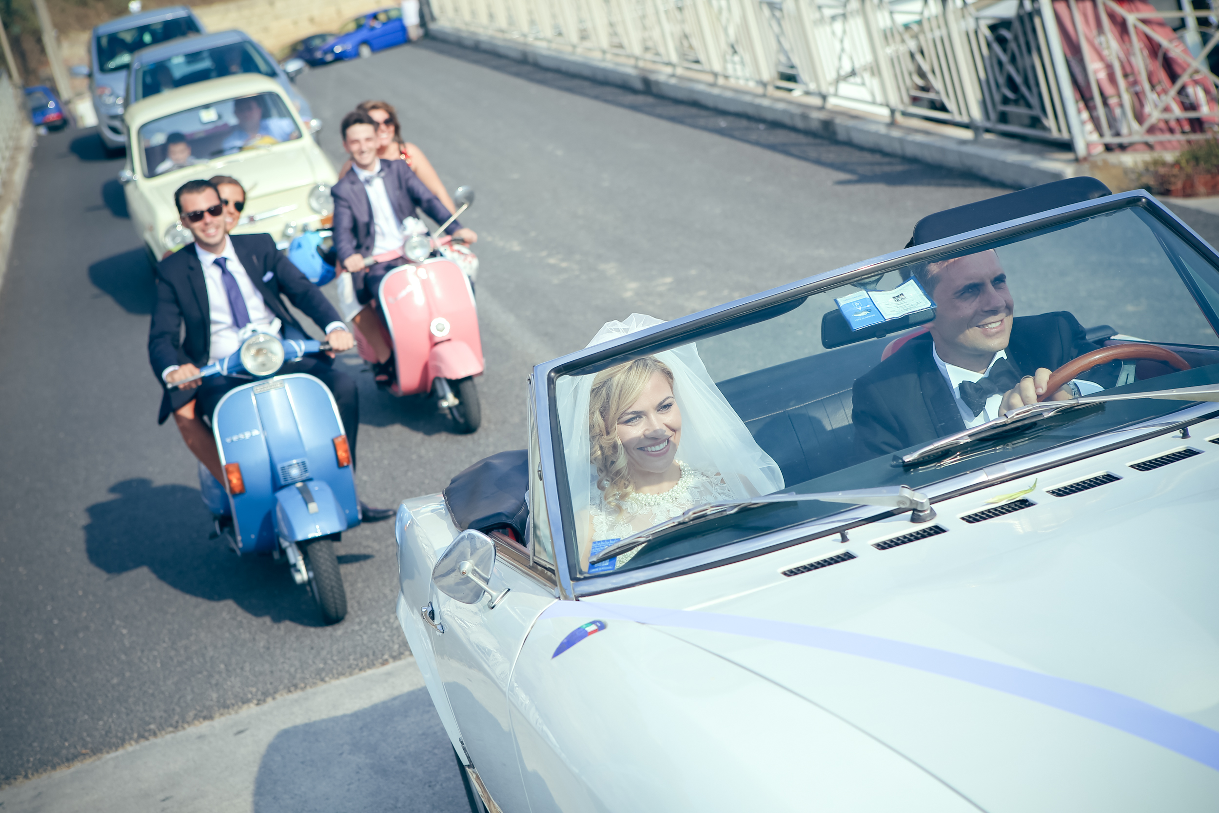 art-of-perfection-event-design-luxury-destination-wedding-planner-italy-connie-antonio-car-vespa